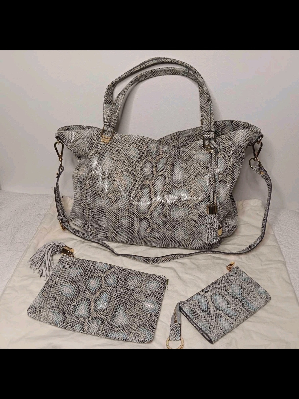 G.i.l.i. Roma 4 Tote Bag with Wristlet and Wallet - Grey